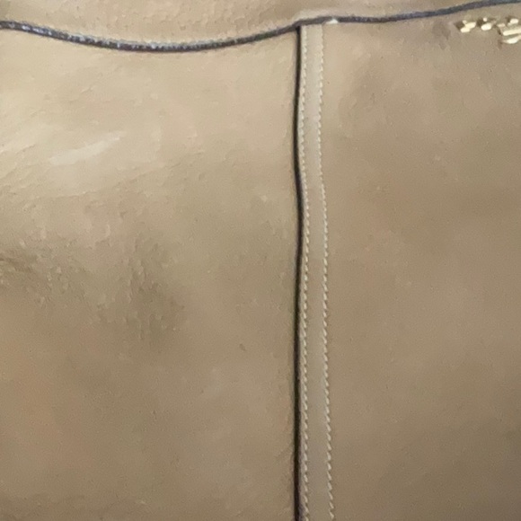 Soft pebble tan leather PradaHandbag - Picture 6 of 9